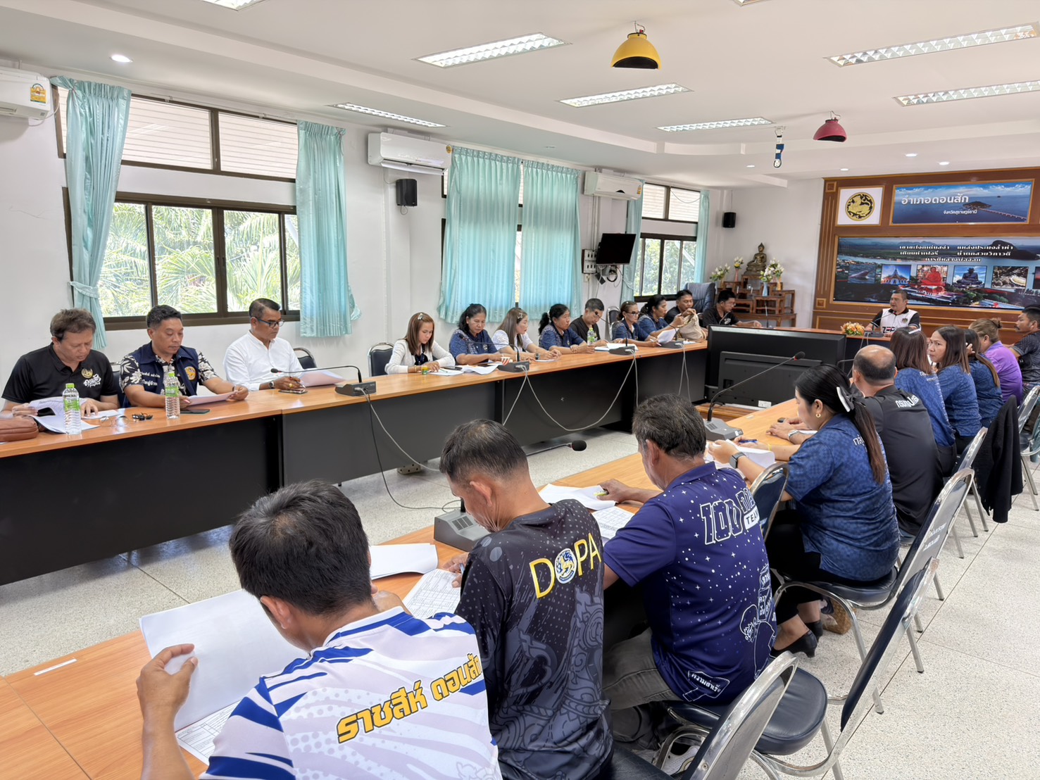 พช.ดอนสัก จับมือผู้นำท้องที่ เร่งรัดบริหารจัดการหนี้กองทุนพัฒนาบทบาทสตรี ตั้งเป้าดึงสมาชิกค้างชำระร่วมหาทางออก 15, 20-21 ก.ค. นี้